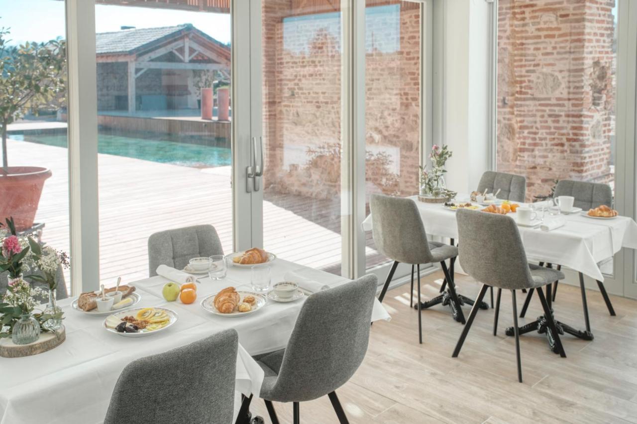 Escons Domaine De Charme Hotel Saint-Sulpice-sur-Leze ภายนอก รูปภาพ