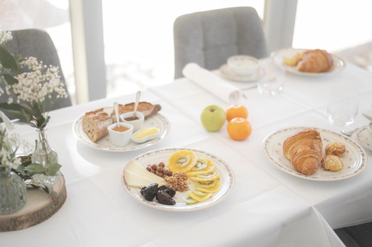 Escons Domaine De Charme Hotel Saint-Sulpice-sur-Leze ภายนอก รูปภาพ