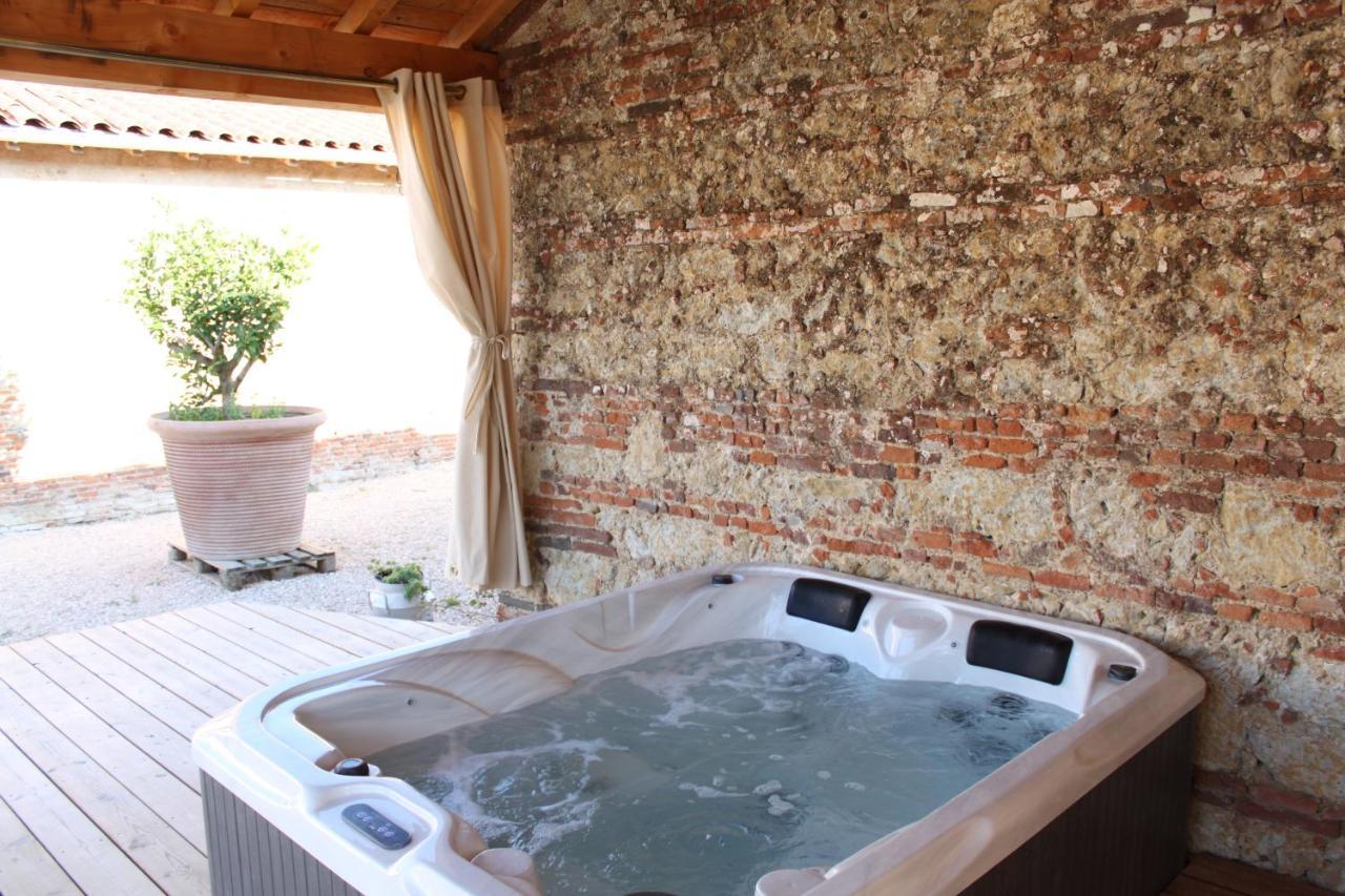 Escons Domaine De Charme Hotel Saint-Sulpice-sur-Leze ภายนอก รูปภาพ